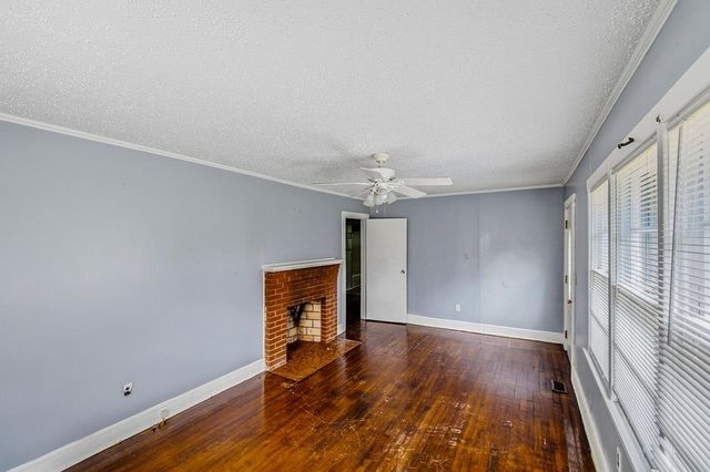 157 Hampton Street, Wellford, SC 29385