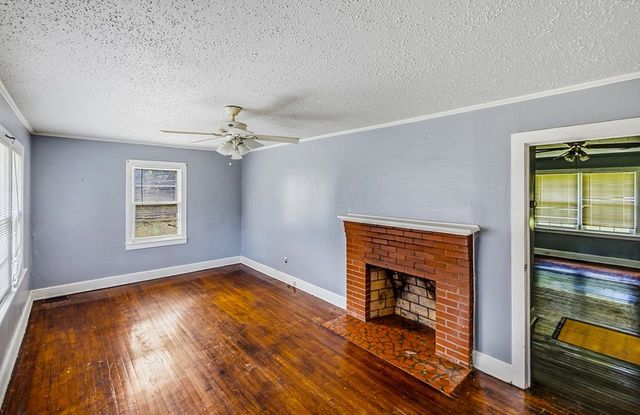 157 Hampton Street, Wellford, SC 29385