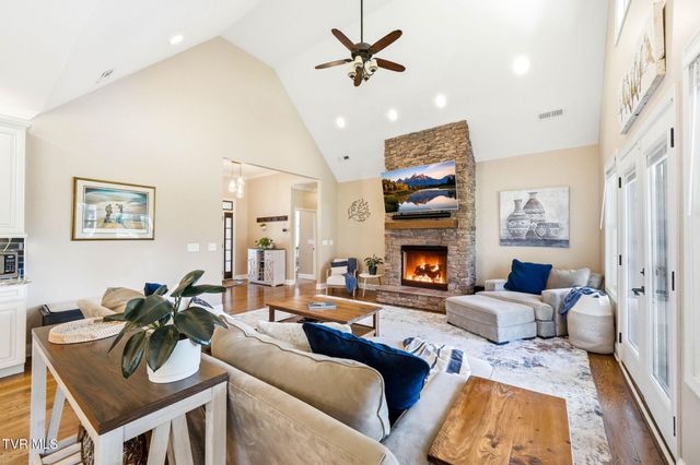 425 Settlers Way, Gray, TN 37615