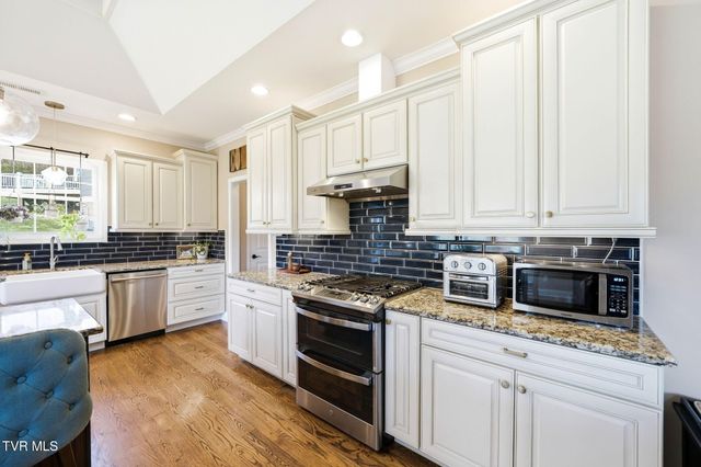 425 Settlers Way, Gray, TN 37615