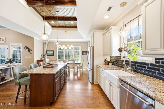 425 Settlers Way, Gray, TN 37615