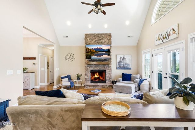 425 Settlers Way, Gray, TN 37615