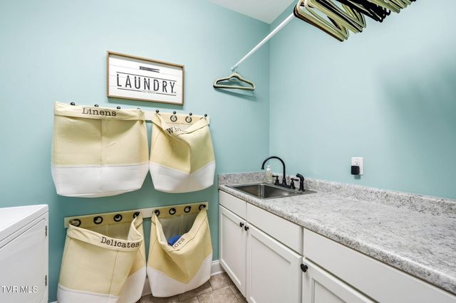 425 Settlers Way, Gray, TN 37615