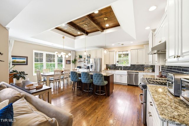 425 Settlers Way, Gray, TN 37615