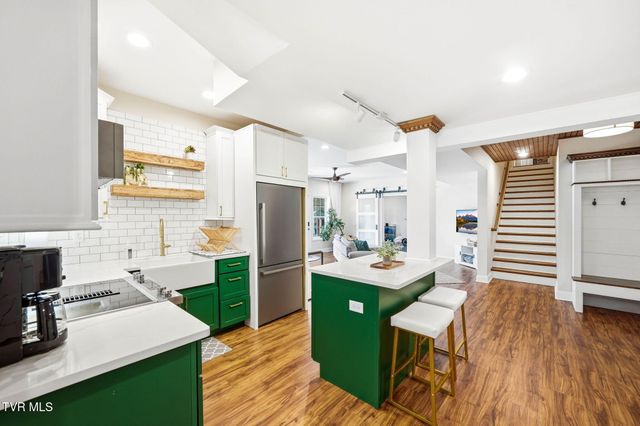 425 Settlers Way, Gray, TN 37615