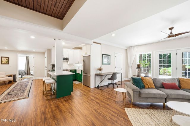 425 Settlers Way, Gray, TN 37615