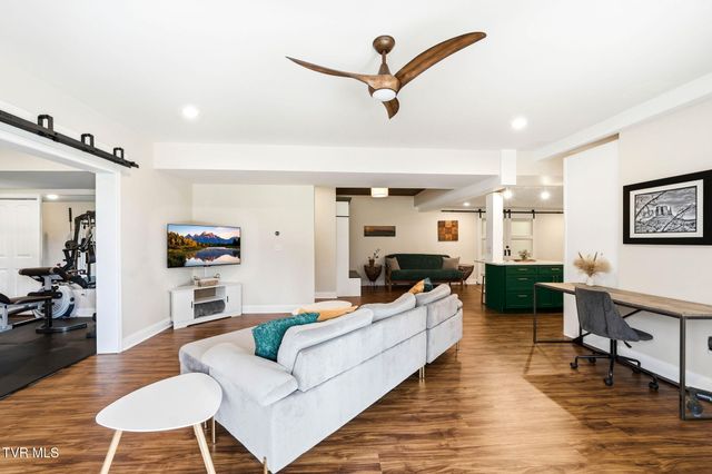 425 Settlers Way, Gray, TN 37615