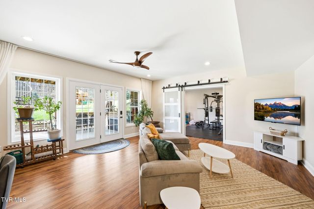 425 Settlers Way, Gray, TN 37615