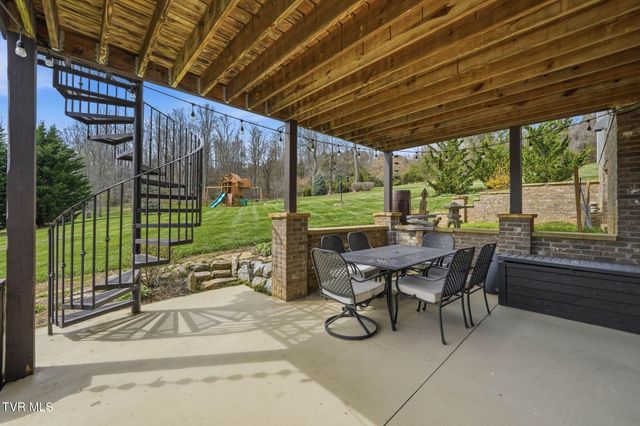 425 Settlers Way, Gray, TN 37615