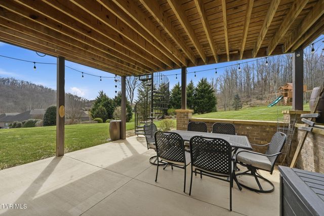 425 Settlers Way, Gray, TN 37615