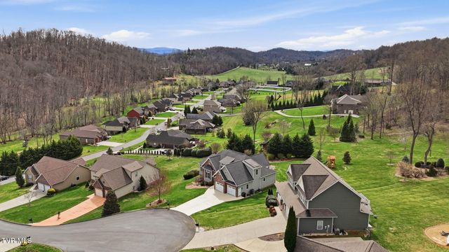 425 Settlers Way, Gray, TN 37615