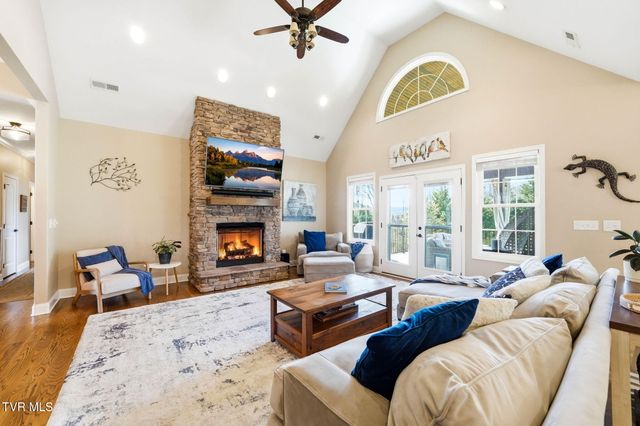 425 Settlers Way, Gray, TN 37615