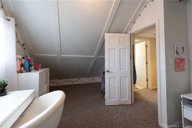 25 Myron Avenue, Bridgeport, CT 06606