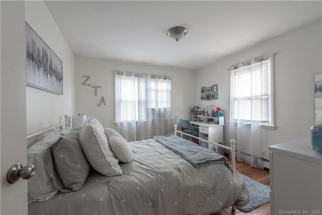 25 Myron Avenue, Bridgeport, CT 06606