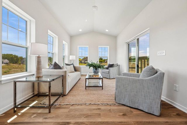 9901 N Migratory LANE, Mequon, WI 53097