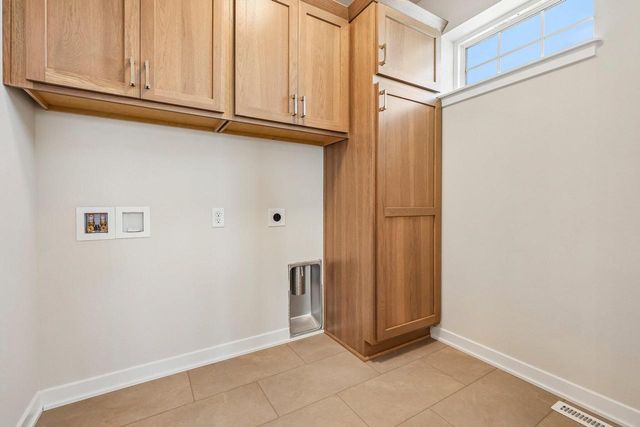 9901 N Migratory LANE, Mequon, WI 53097