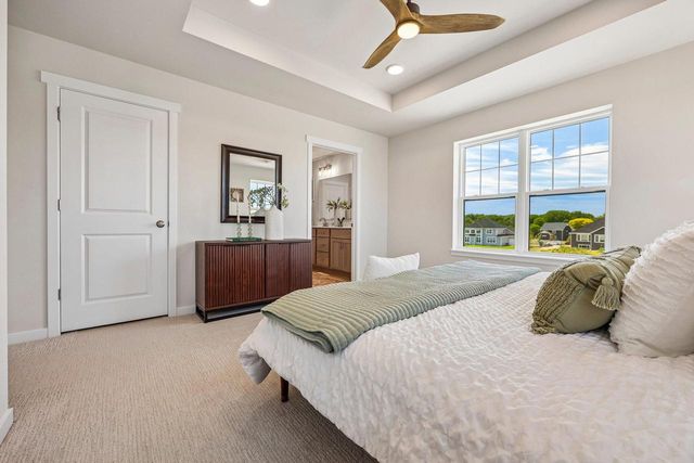 9901 N Migratory LANE, Mequon, WI 53097