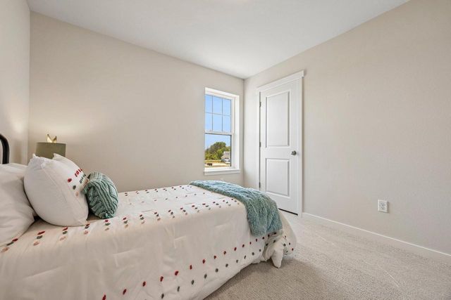 9901 N Migratory LANE, Mequon, WI 53097