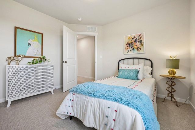 9901 N Migratory LANE, Mequon, WI 53097