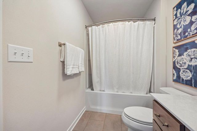 9901 N Migratory LANE, Mequon, WI 53097