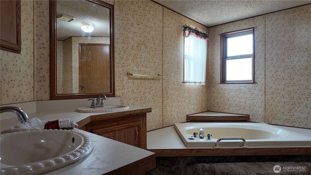 18621 Smokey Point Boulevard, Arlington, WA 98223