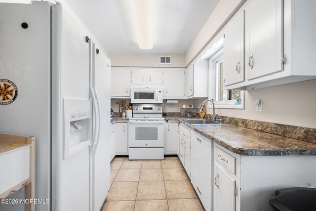 134 Clubhouse Drive, Middletown, NJ 07748