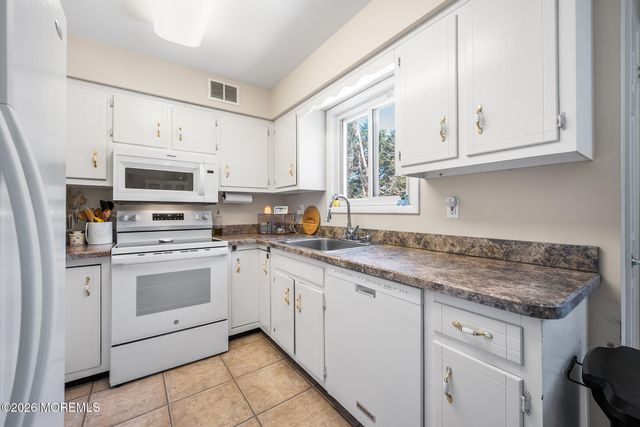 134 Clubhouse Drive, Middletown, NJ 07748