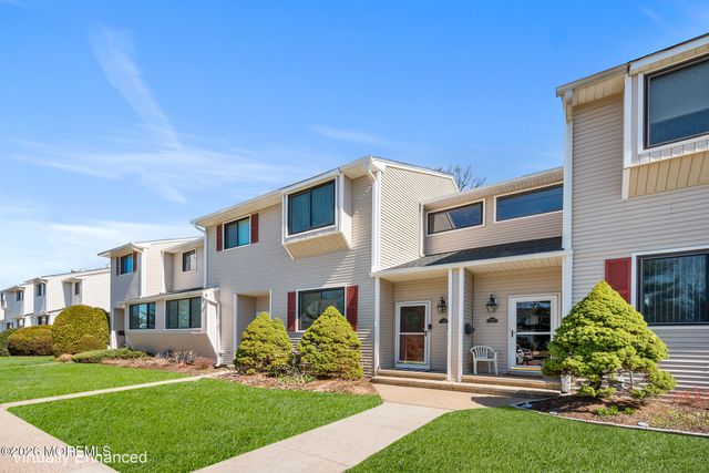 134 Clubhouse Drive, Middletown, NJ 07748