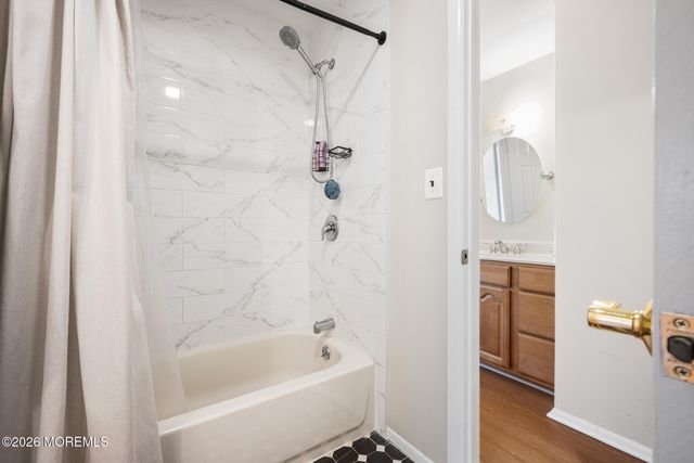 134 Clubhouse Drive, Middletown, NJ 07748