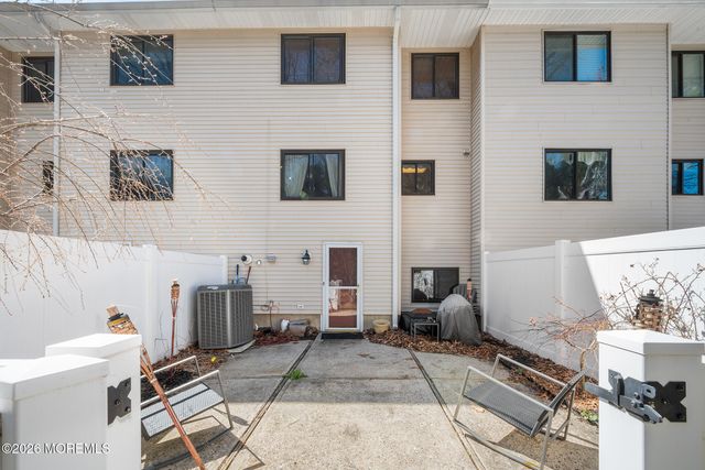 134 Clubhouse Drive, Middletown, NJ 07748