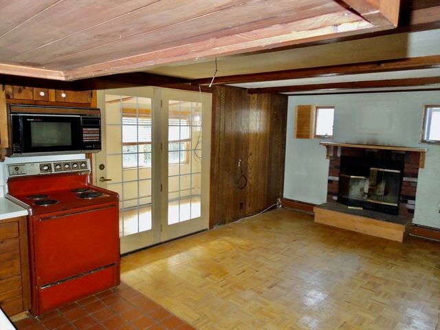 12 Squirrel Road, Plymouth, MA 02360