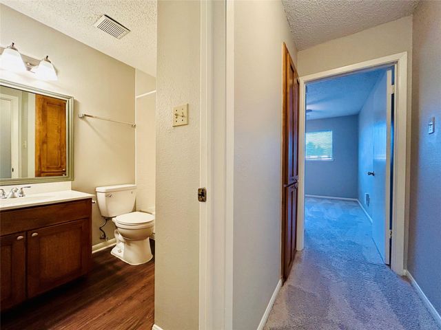 8905 Schick RD D, Austin, TX 78729