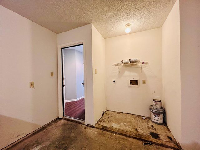 8905 Schick RD D, Austin, TX 78729