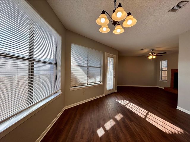 8905 Schick RD D, Austin, TX 78729