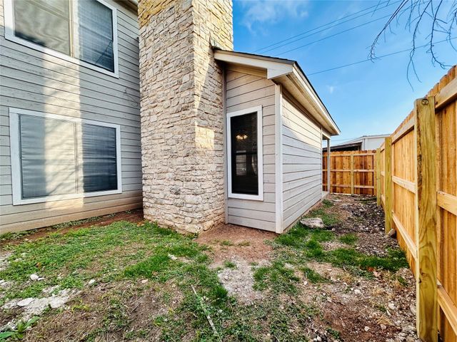 8905 Schick RD D, Austin, TX 78729