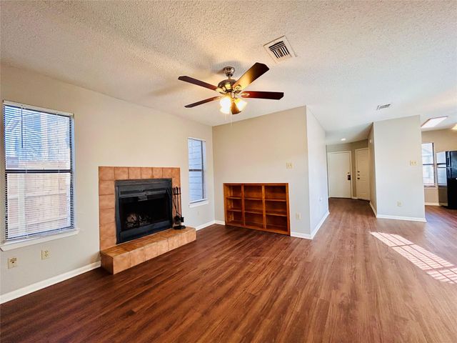 8905 Schick RD D, Austin, TX 78729