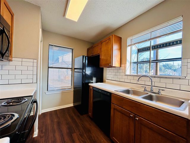 8905 Schick RD D, Austin, TX 78729