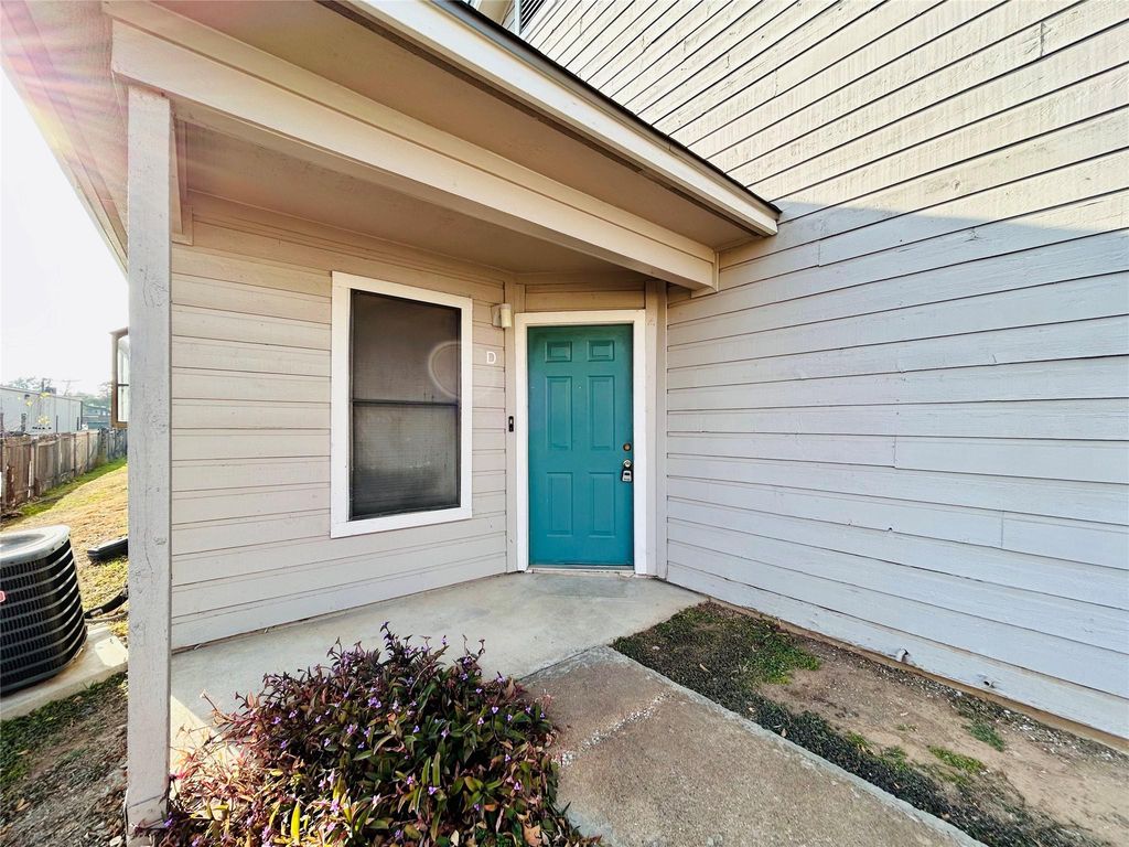 8905 Schick RD D, Austin, TX 78729