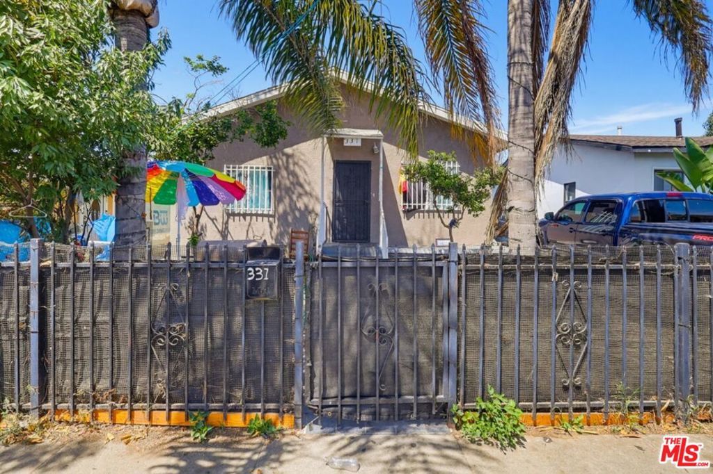 331 W 92nd Street, Los Angeles, CA 90003 — exterior