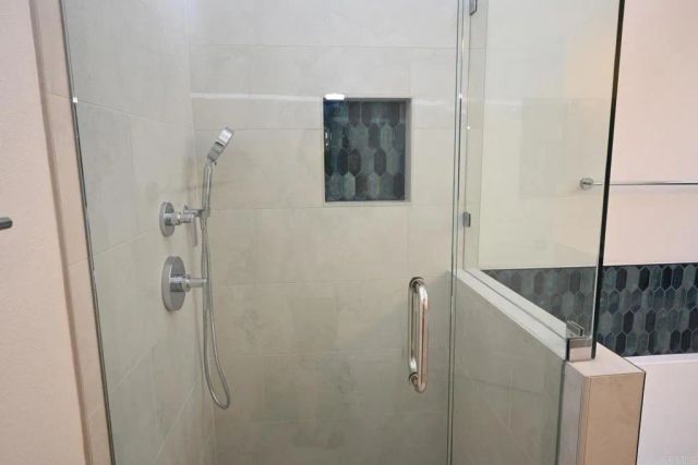 1881 Caminito Velez, La Jolla, CA 92037