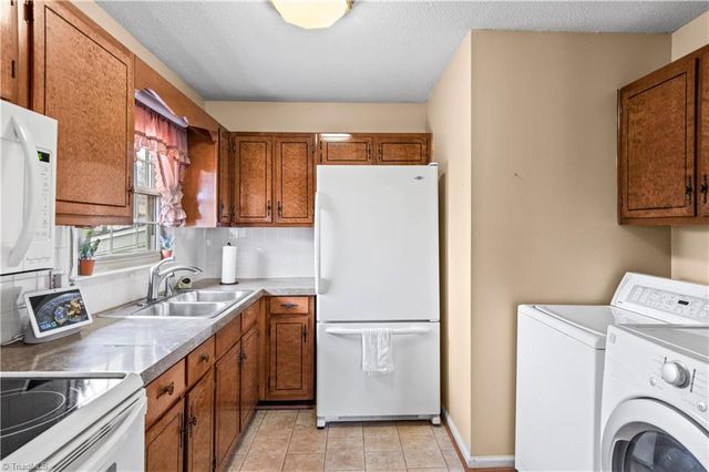 4030 Menfreya Court, Winston-salem, NC 27105