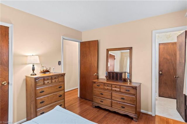 4030 Menfreya Court, Winston-salem, NC 27105