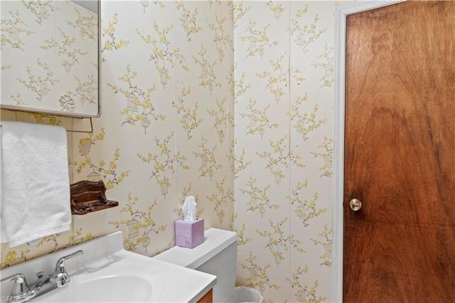 4030 Menfreya Court, Winston-salem, NC 27105