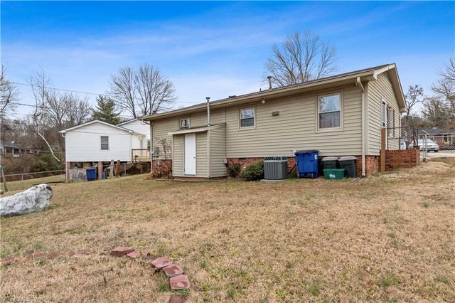 4030 Menfreya Court, Winston-salem, NC 27105