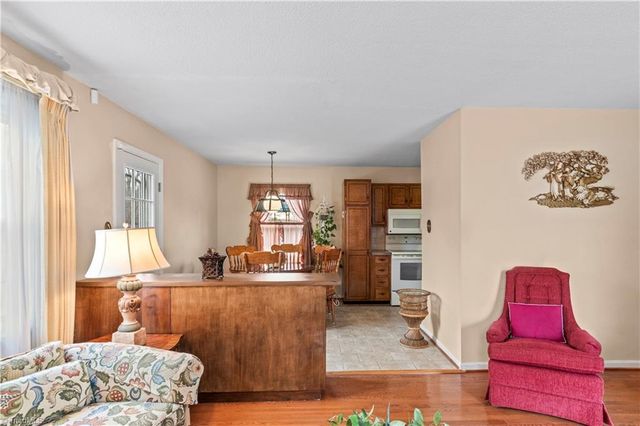 4030 Menfreya Court, Winston-salem, NC 27105