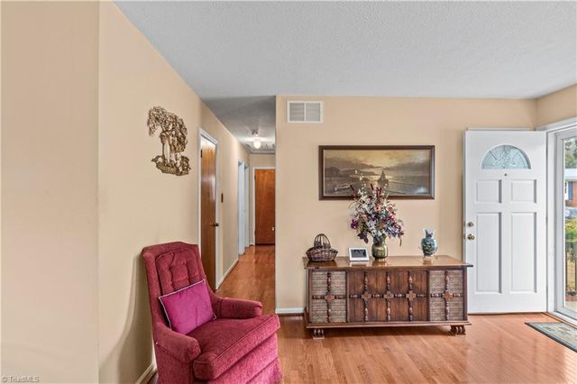 4030 Menfreya Court, Winston-salem, NC 27105