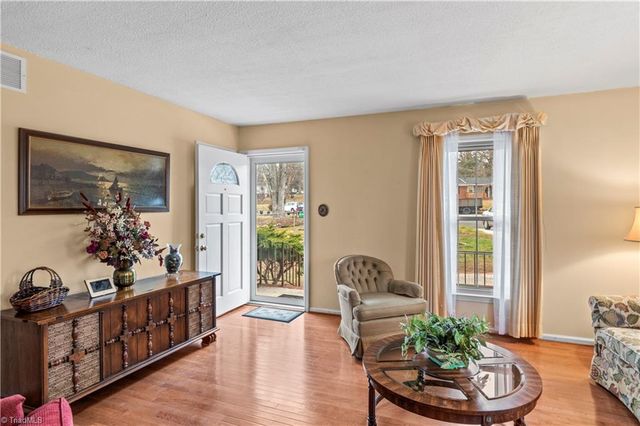 4030 Menfreya Court, Winston-salem, NC 27105