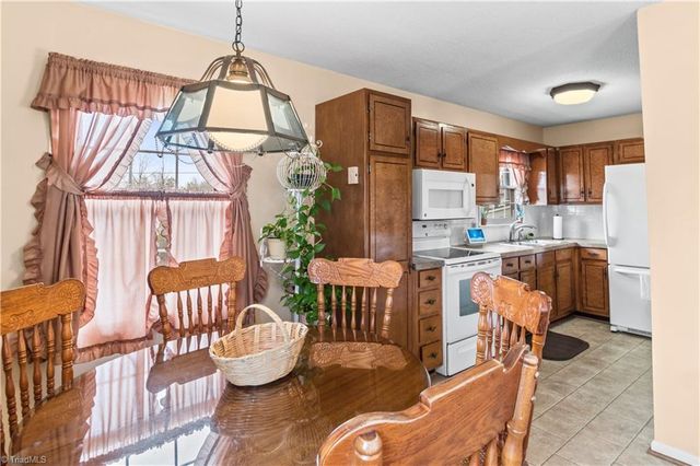 4030 Menfreya Court, Winston-salem, NC 27105