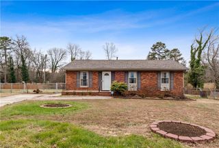 4030 Menfreya Court, Winston-salem, NC 27105