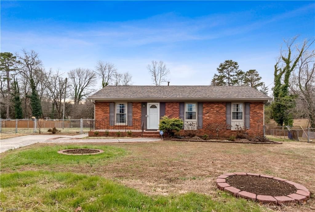 4030 Menfreya Court, Winston-salem, NC 27105